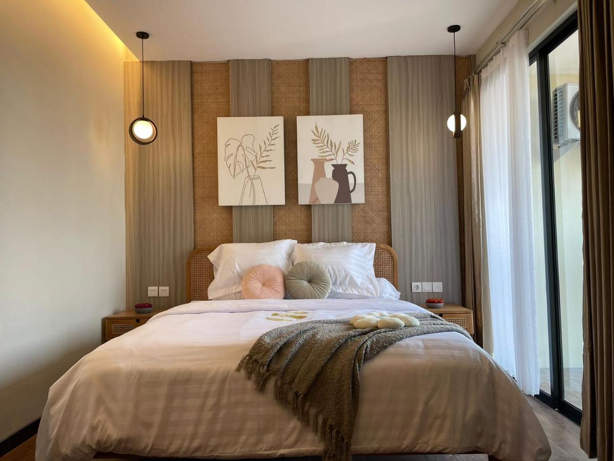 Stay.Vie Hotel スラバヤ エクステリア 写真