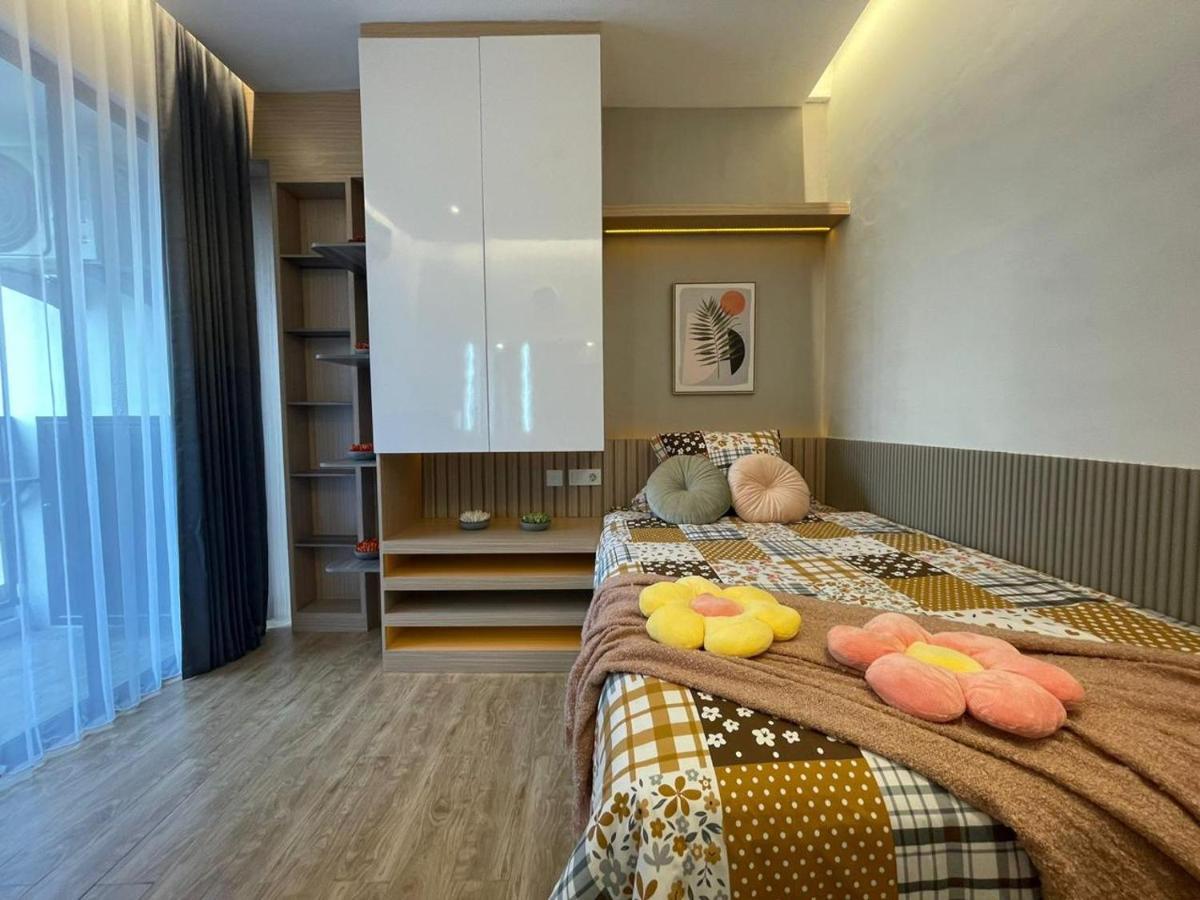 Stay.Vie Hotel スラバヤ エクステリア 写真
