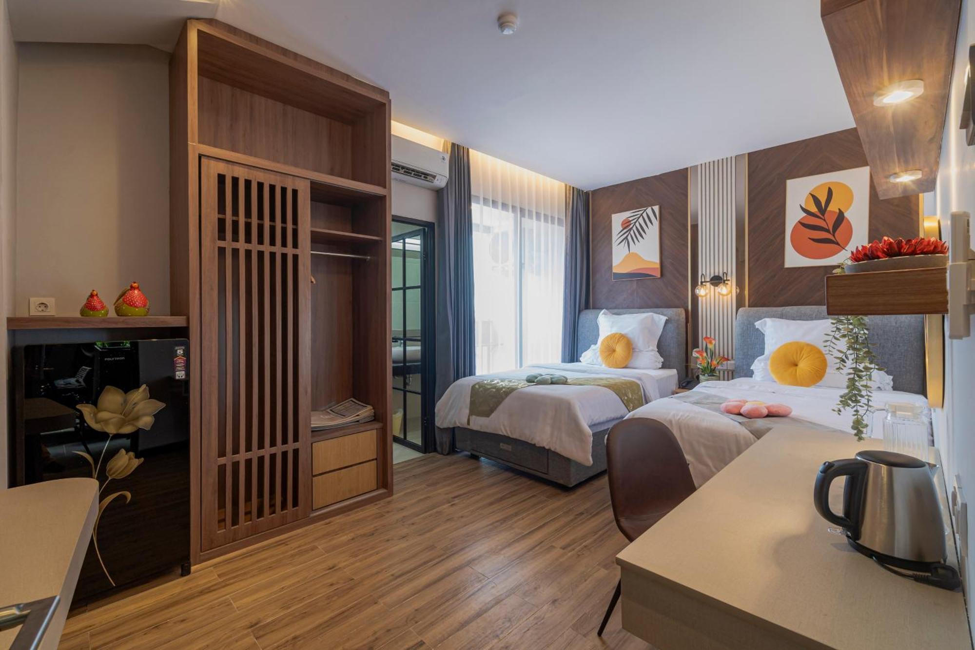 Stay.Vie Hotel スラバヤ エクステリア 写真