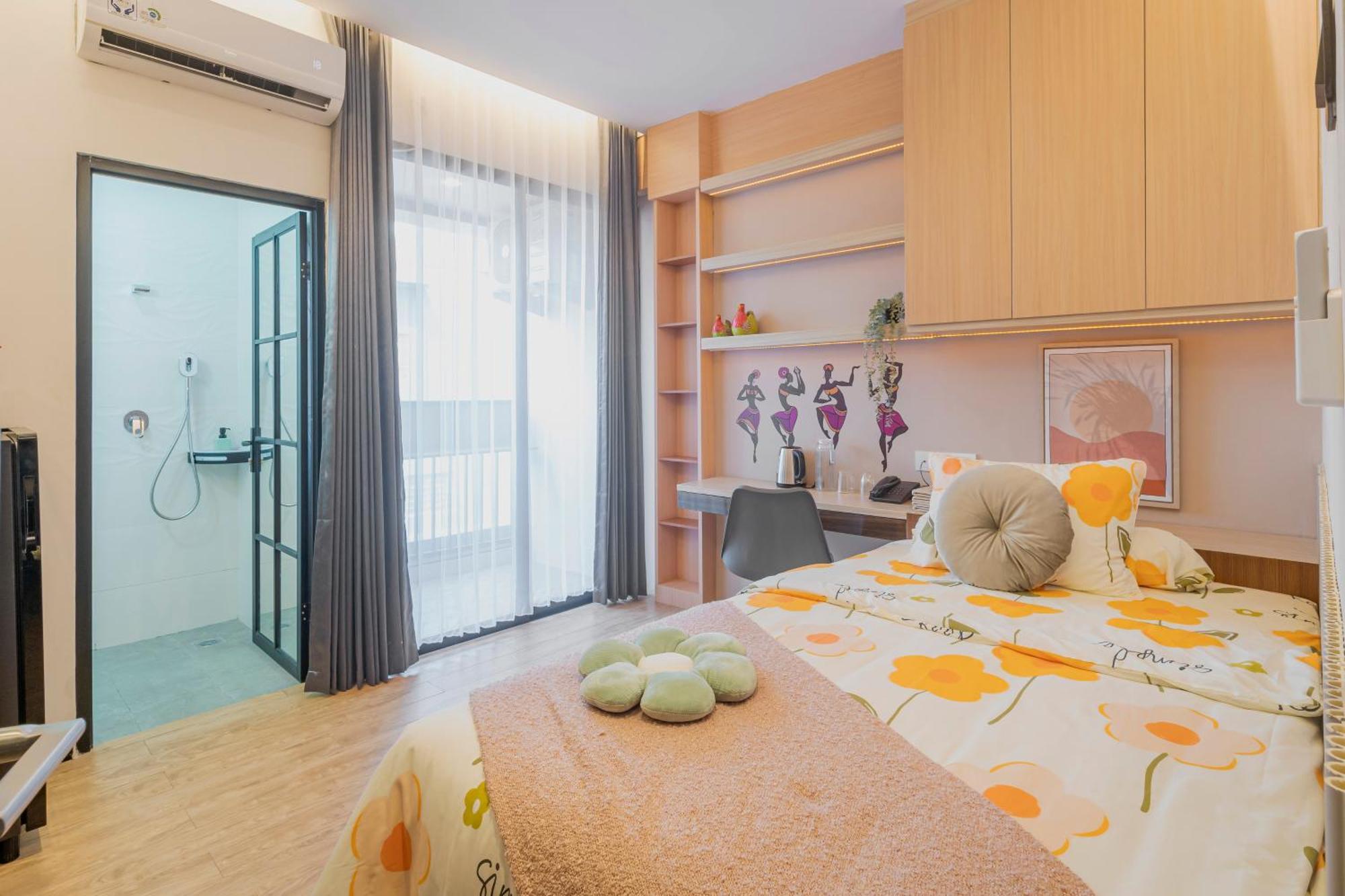 Stay.Vie Hotel スラバヤ エクステリア 写真