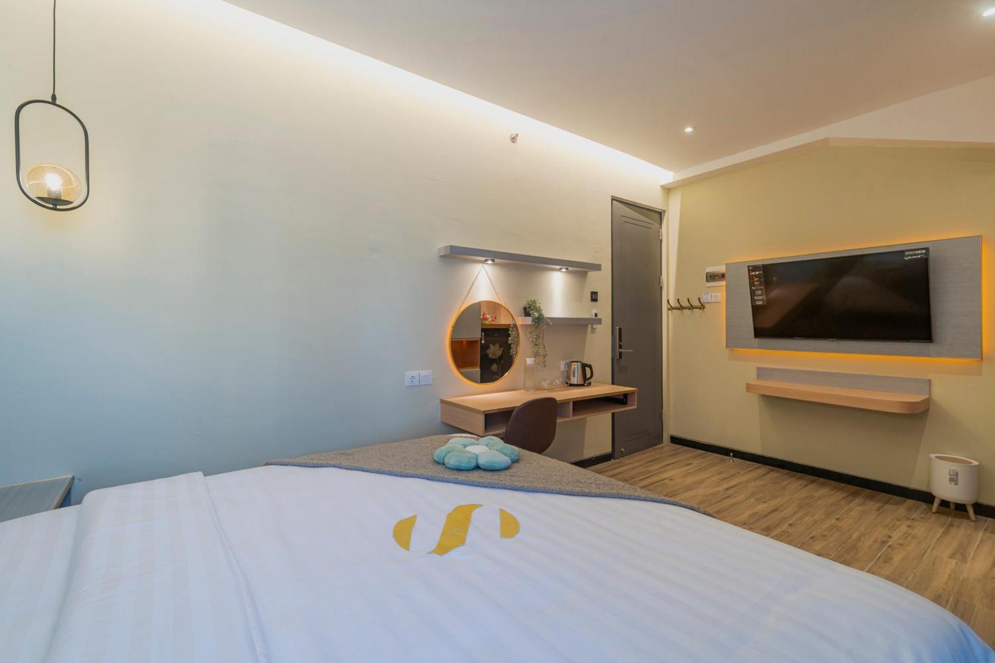 Stay.Vie Hotel スラバヤ エクステリア 写真